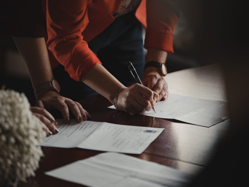 Signing a rent-to-own contract