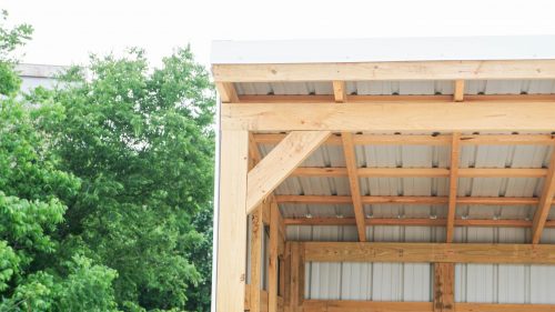 Loafing Shed Exterior Front Corner Detail